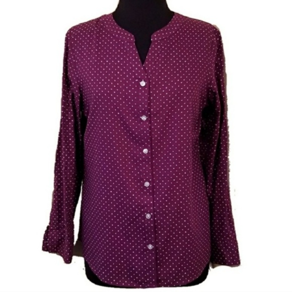 croft & barrow Tops - NWOT Croft and Barrow v neck button down shirt